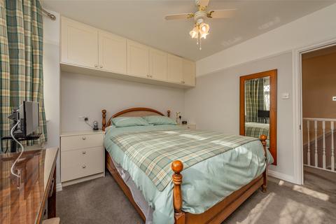 33 Cuddington Avenue, Worcester Park, KT4 7DB
