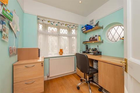 33 Cuddington Avenue, Worcester Park, KT4 7DB
