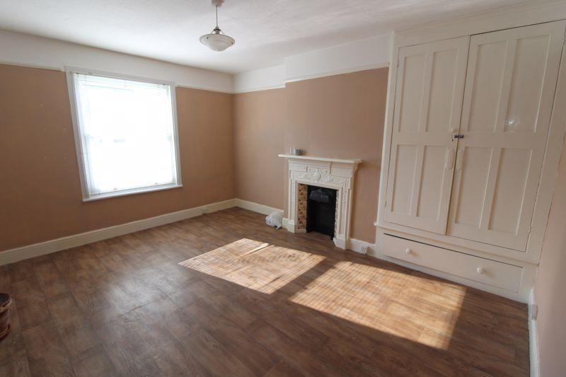 Commercial Road, Paddock Wood, TN12 6DP Property £475,000