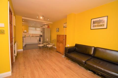 61 Arthur Grove, London, SE18 7ES