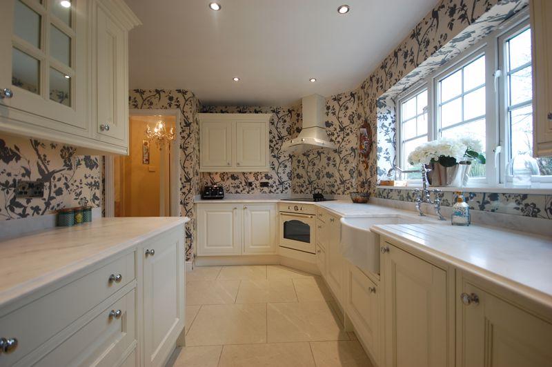 39 Woodmill, Neath, SA10 7PX 4 bed detached house £295,000