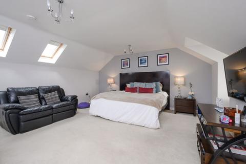 30 Halcyon Close, Oxshott, Leatherhead, KT22 0HA