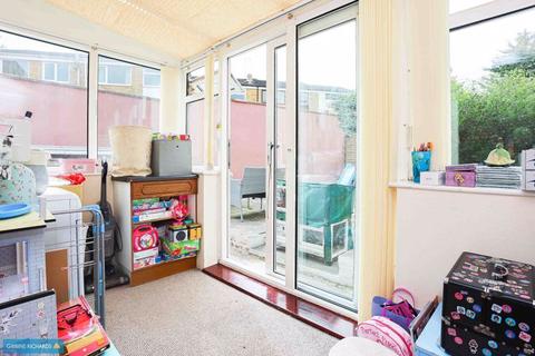 24 Arnold Close, Taunton, TA2 7SD