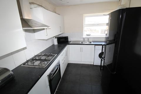 3 bedroom terraced house to rent - Stow Hill, Pontypridd