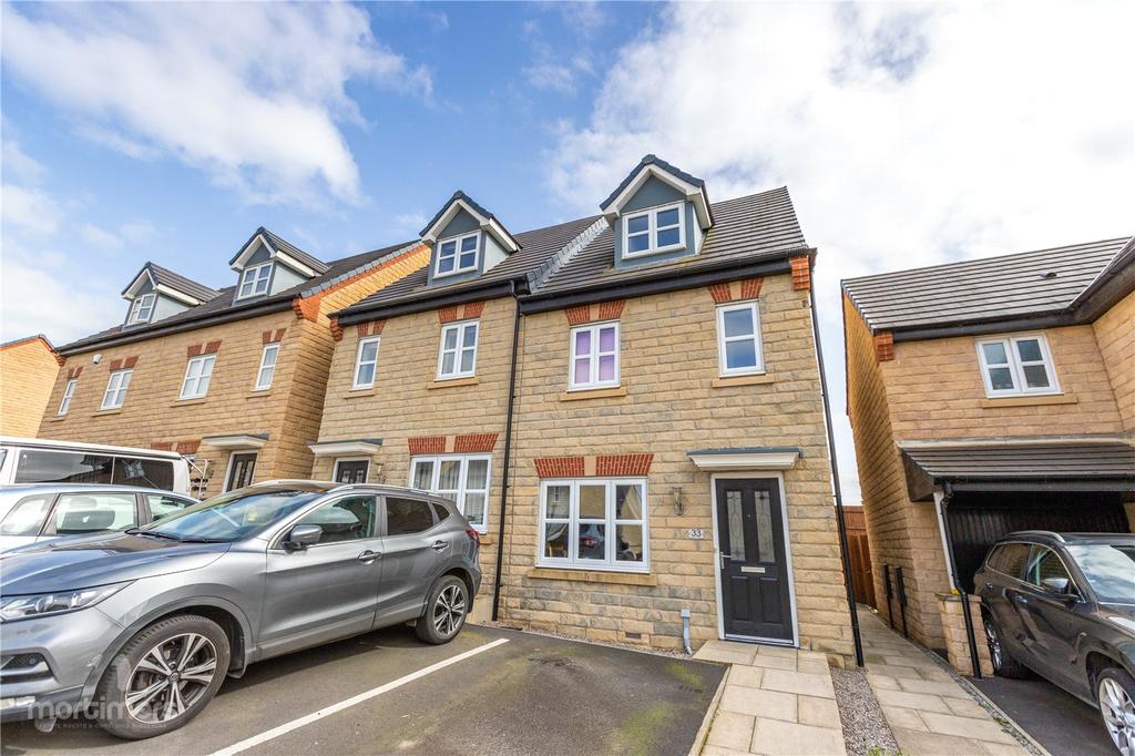 Edward Drive, Clitheroe, BB7 3 bed semidetached house £209,950