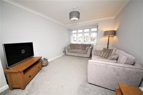 9 Lulworth Close, Stanford-le-hope, SS17 0NN