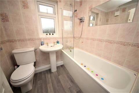 9 Lulworth Close, Stanford-le-hope, SS17 0NN