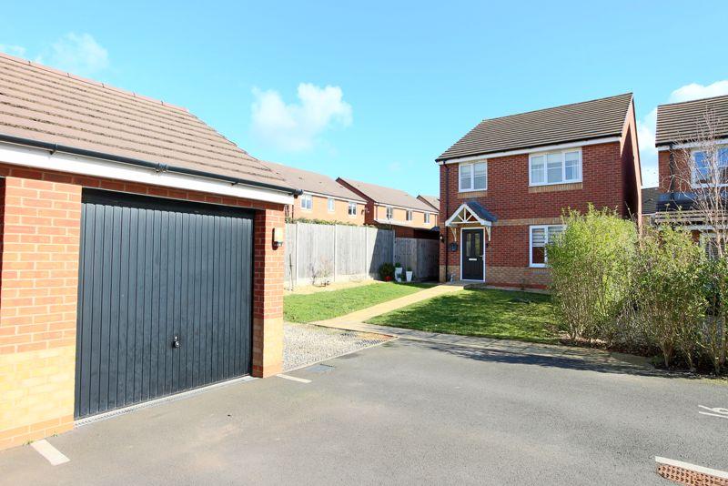 Jefferson Walk, Stafford 4 bed detached house - £280,000