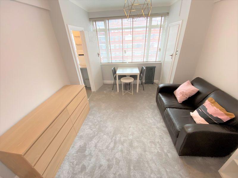 Du Cane Court Balham High Road Balham SW17 7JR Studio £999 pcm (£231 pw)