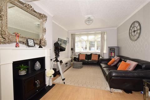 12 Dilston Road, Leatherhead, KT22 7NY
