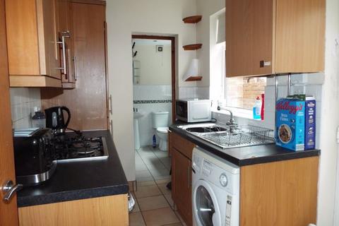 3 bedroom terraced house to rent, Lottie Road, Selly Oak, Birmingham, B29 6JY