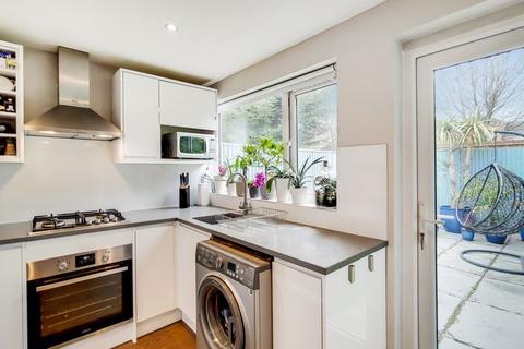 6 Cliffe Road, South Croydon, CR2 6PQ