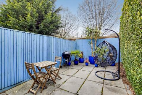 6 Cliffe Road, South Croydon, CR2 6PQ