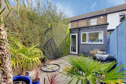 6 Cliffe Road, South Croydon, CR2 6PQ