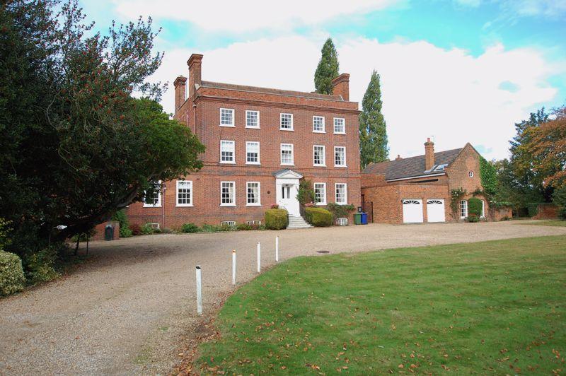 Orsett House, High Road, Orsett Village 4 bed character property £