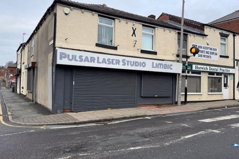 Shop to rent, Winter Hey Lane, Bolton