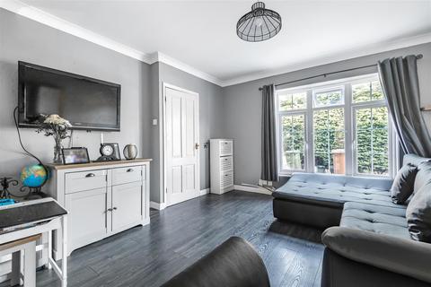 18 Broadacres, Guildford, GU3 3AZ