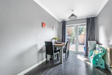 18 Broadacres, Guildford, GU3 3AZ