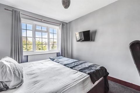 18 Broadacres, Guildford, GU3 3AZ