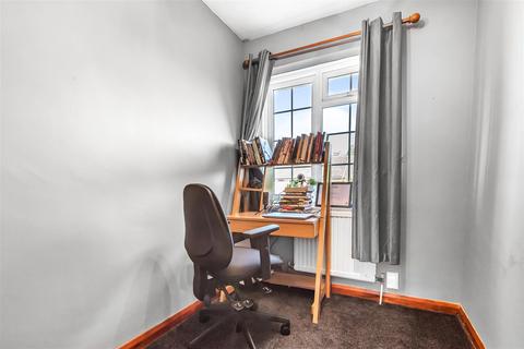 18 Broadacres, Guildford, GU3 3AZ