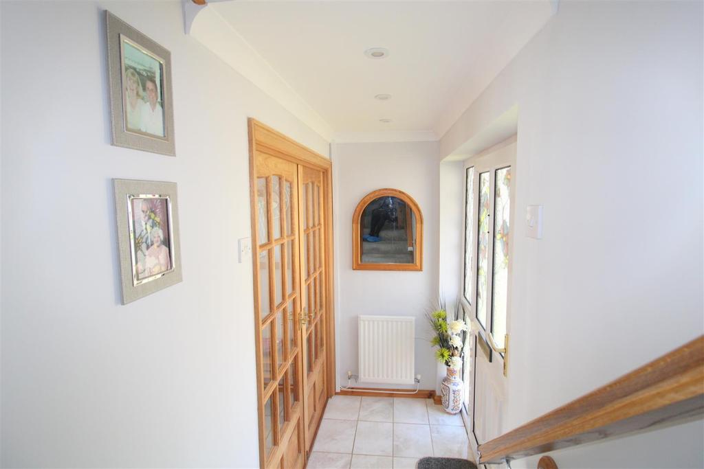 Woodview, Cimla, Neath 4 bed semidetached house £195,000