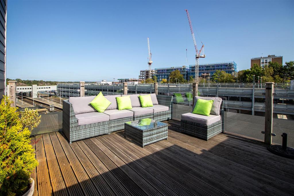 PRIVATE ROOF TERRACE Station Quarter Apartments, Haywards Heath 1 bed