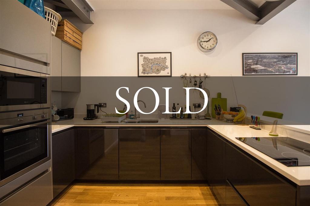 PRIVATE ROOF TERRACE Station Quarter Apartments, Haywards Heath 1 bed flat £240,000