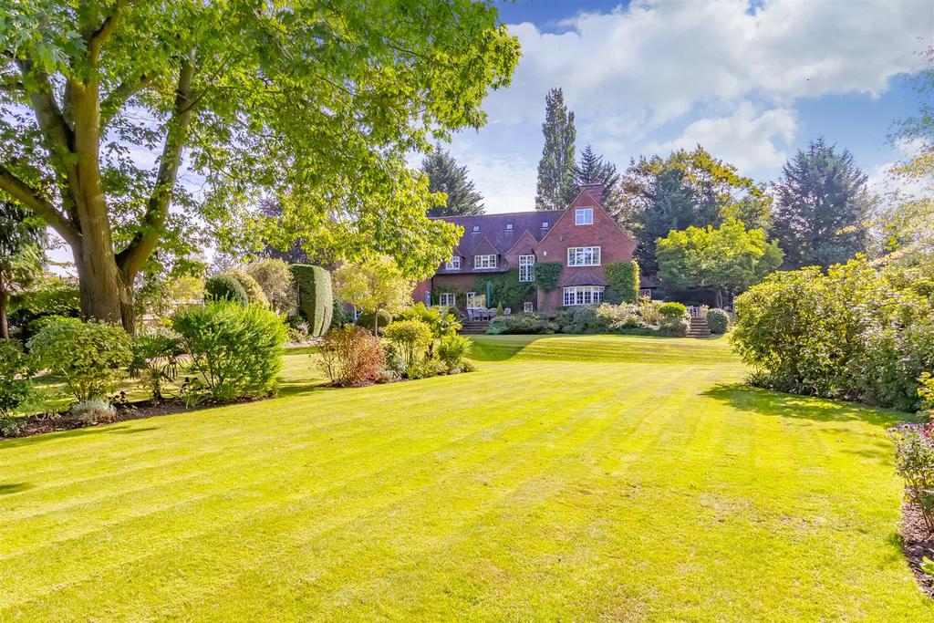 Newlands Avenue, Radlett 8 bed detached house for sale £6,000,000