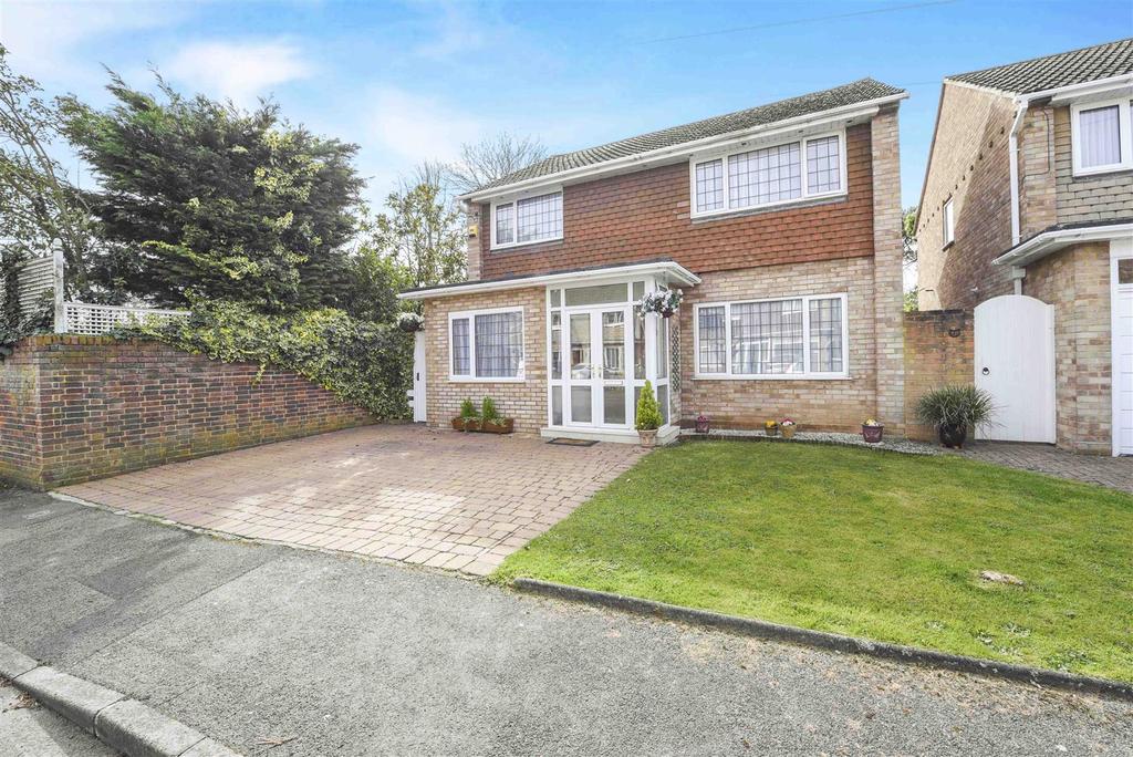 Albury Close, Hampton 5 bed detached house £1,095,000