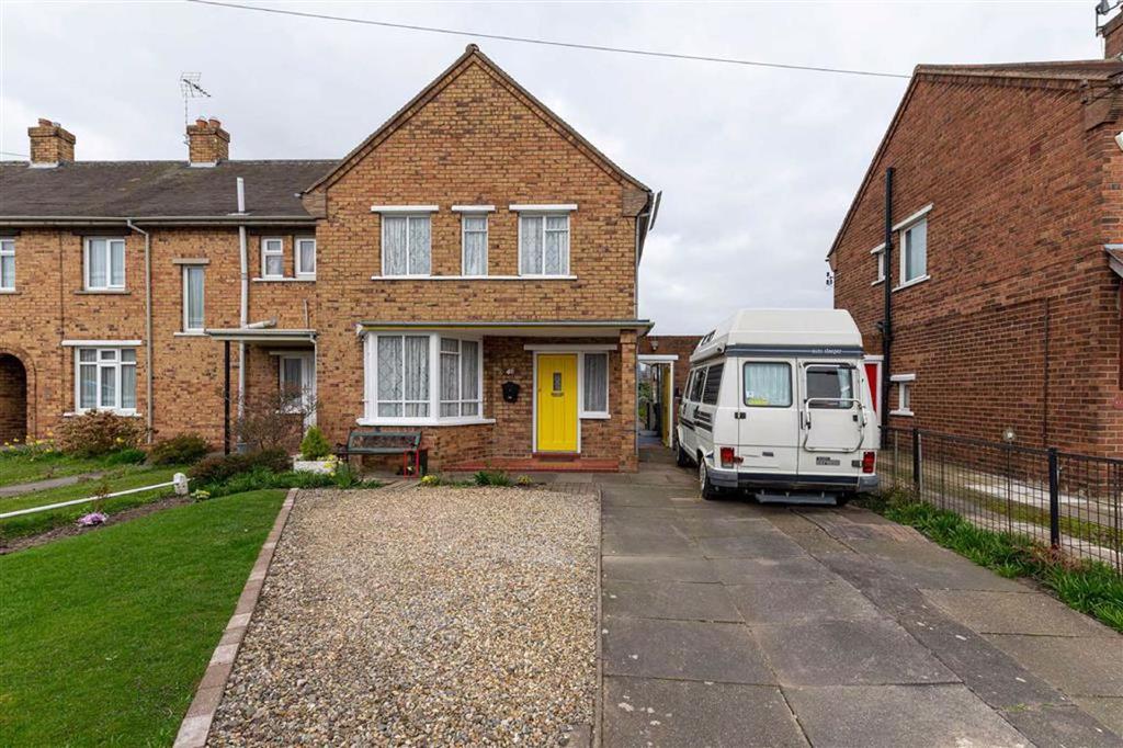 Station View, Nantwich, Cheshire 3 bed terraced house £175,000