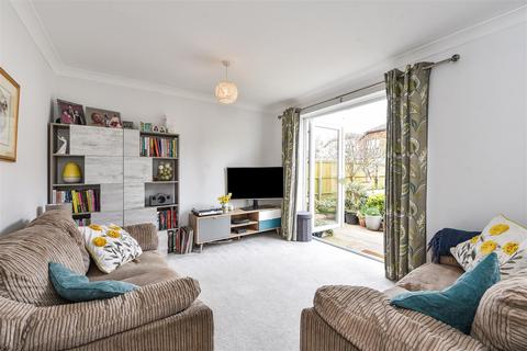 26 Olivers Meadow, Westergate, Chichester, PO20 3YA