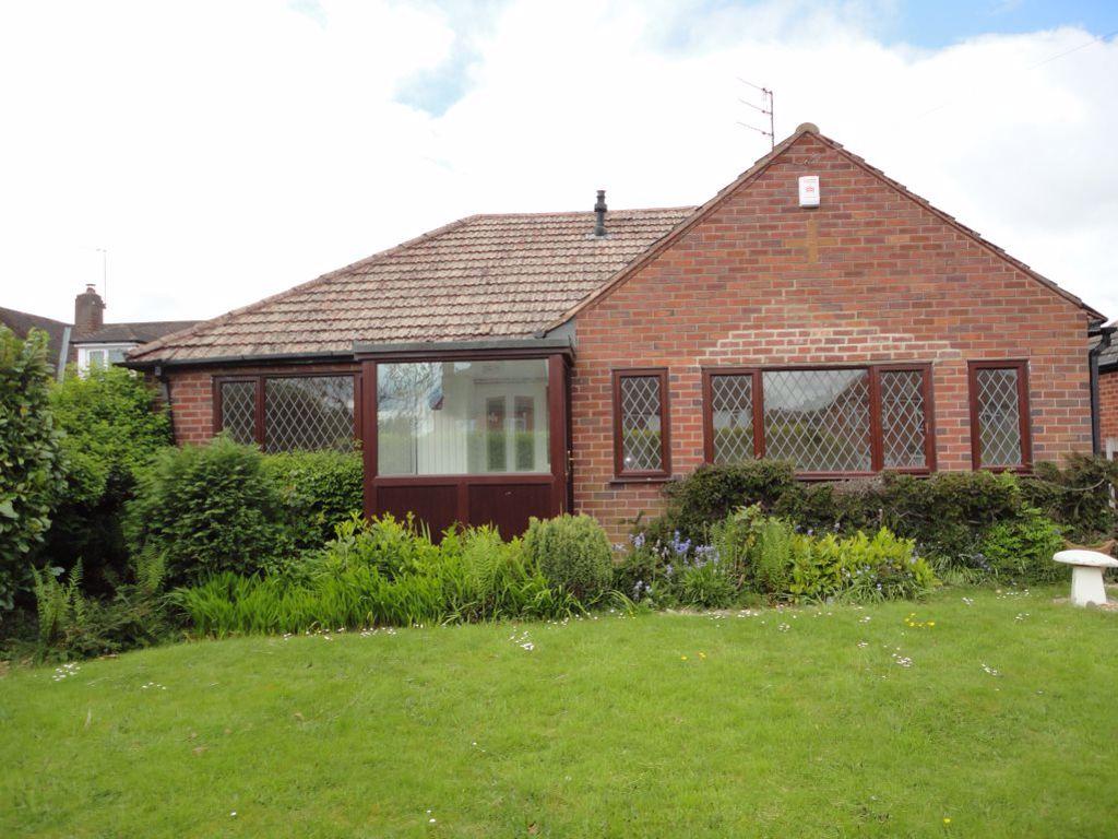 Cot Lane, Kingswinford 2 bed bungalow £795 pcm (£183 pw)