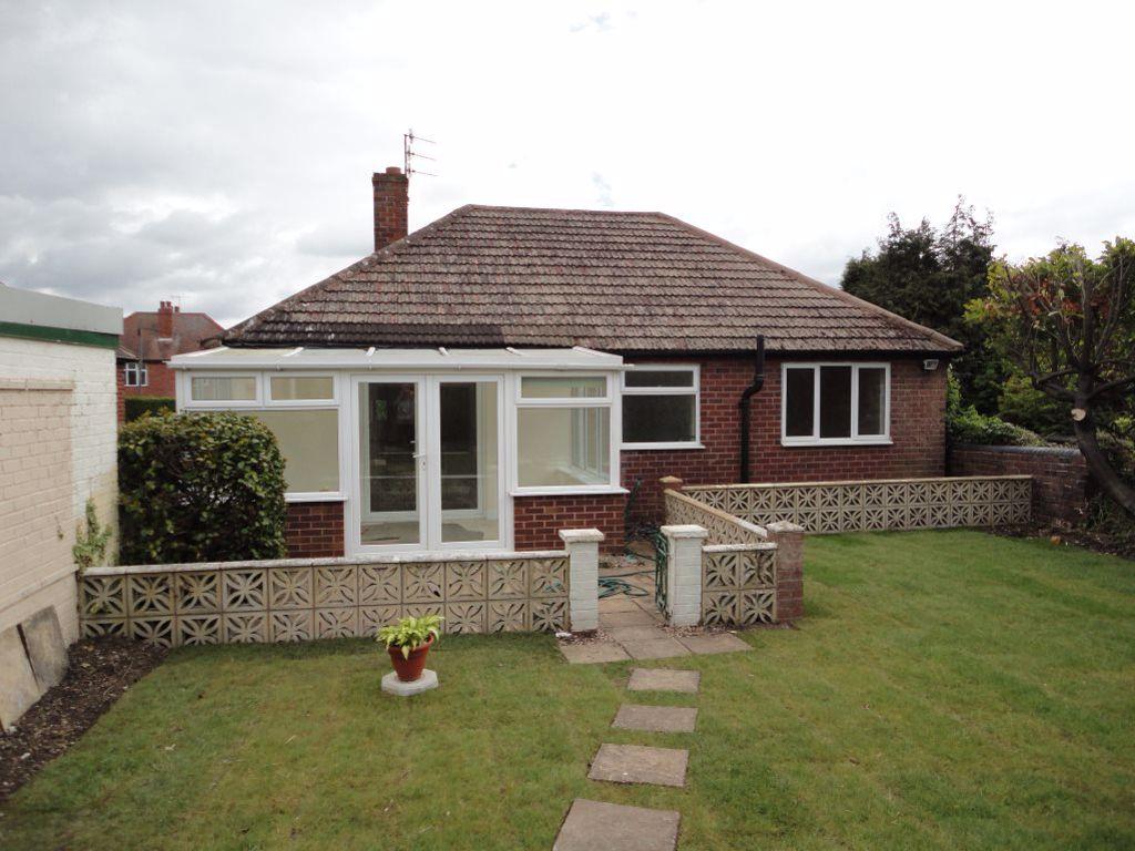 Cot Lane, Kingswinford 2 bed bungalow £795 pcm (£183 pw)