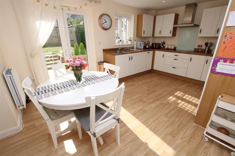 41 Alford Pasture, Cranbrook, Exeter, EX5 7EB