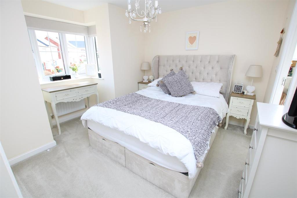 Bedroom 1.JPG