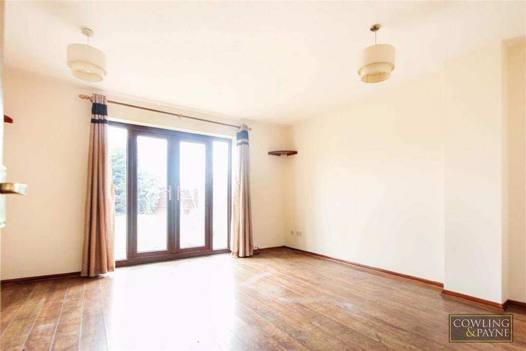 Jersey Gardens, Wickford, Essex 2 bed terraced house £995 pcm (£230 pw)