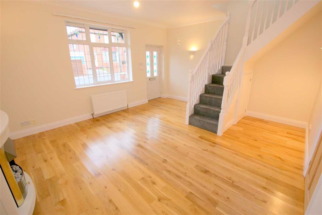 Foxton Avenue, Cullercoats, NE30 3 bed semidetached house £285,000