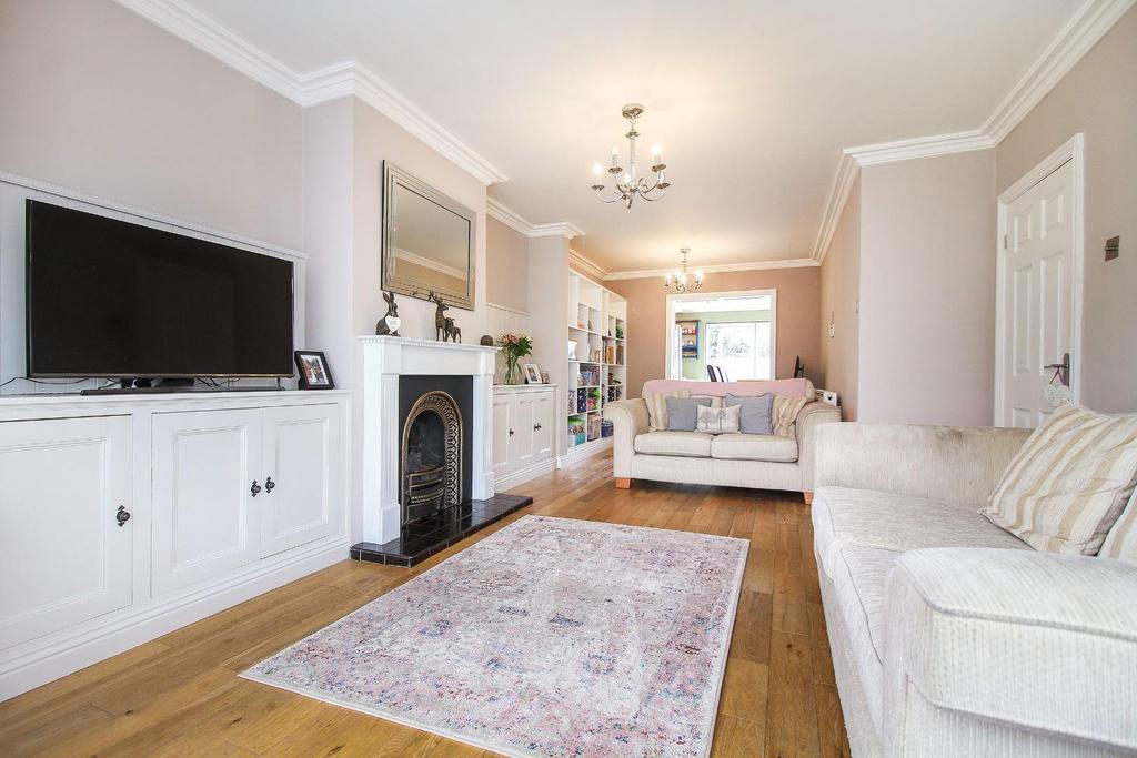 Appletree Gardens, Whitley Bay 3 bed semidetached house £250,000