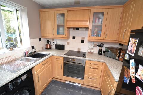 26 Pinfold, Clayton, Bradford, BD14 6ST