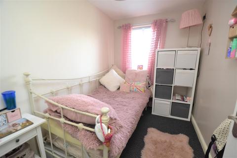 26 Pinfold, Clayton, Bradford, BD14 6ST