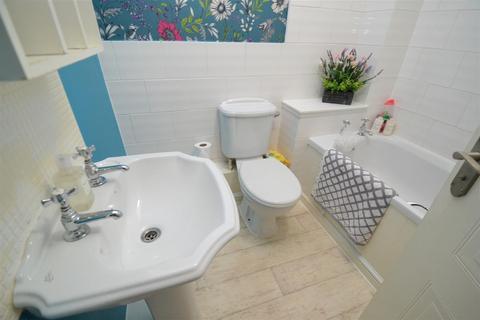 26 Pinfold, Clayton, Bradford, BD14 6ST