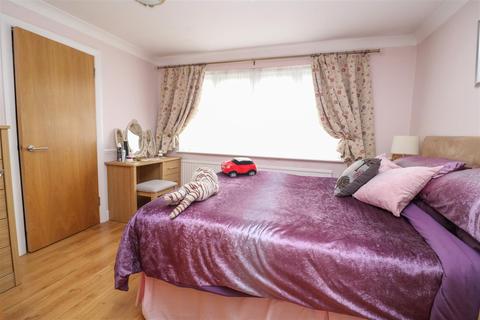 24 Juniper Road, Boreham, Chelmsford, CM3 3DB