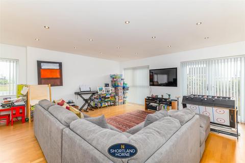 21 Aldrin Way, Coventry, CV4 7DP