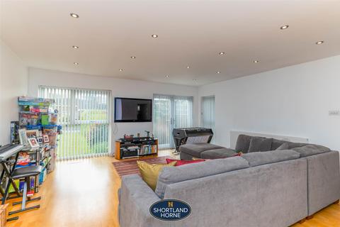 21 Aldrin Way, Coventry, CV4 7DP