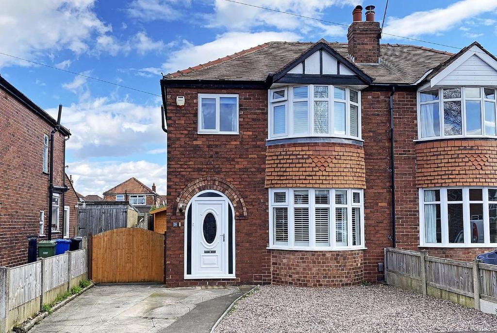 Bedford Drive, Timperley, Cheshire 3 bed semidetached house £425,000