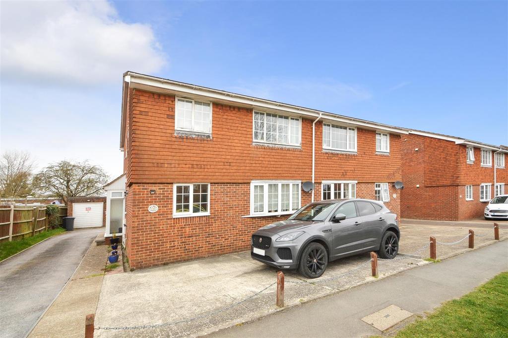 School Lane, Polegate 2 bed flat £214,950