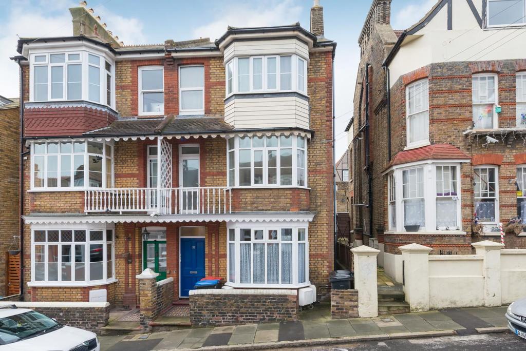 Albert Road, Ramsgate 4 bed semidetached house £440,000