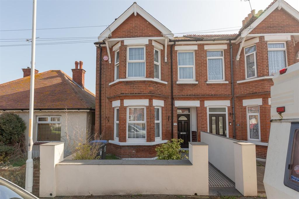 Victoria Avenue, WestgateOnSea 3 bed end of terrace house £1,400