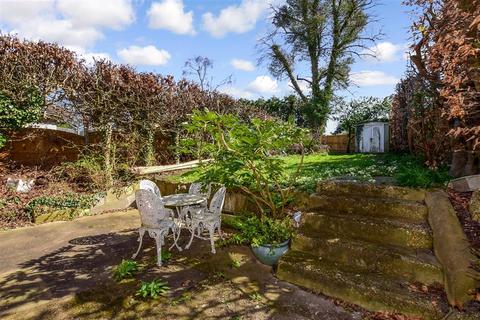 70 Chapel Way, Epsom, KT18 5TG