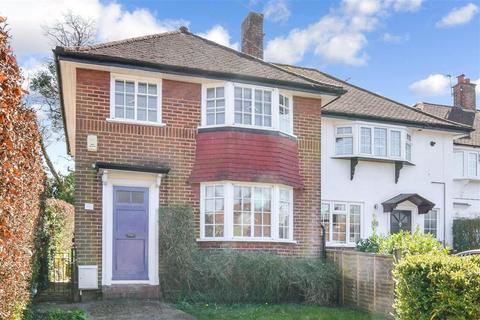 70 Chapel Way, Epsom, KT18 5TG